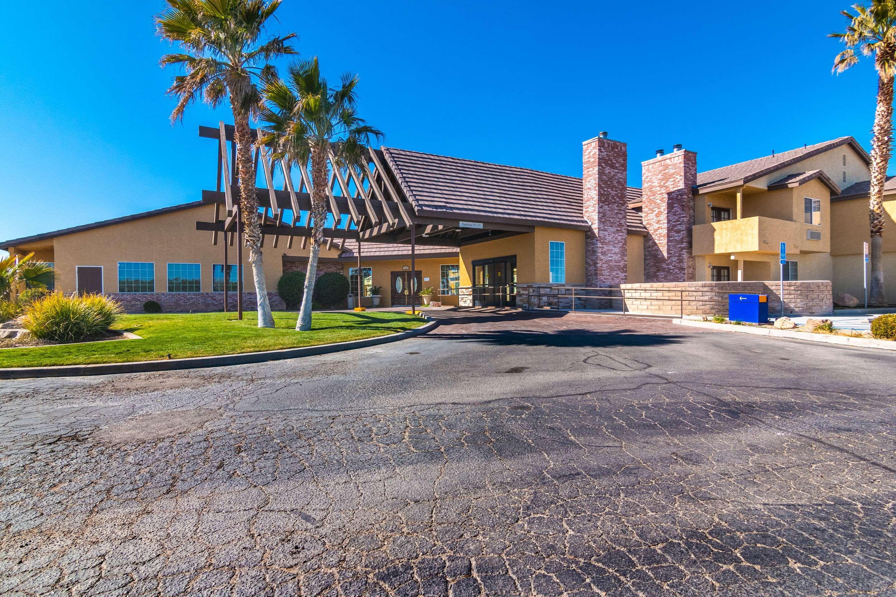 Comfort Inn & Suites Mojave Exterior foto