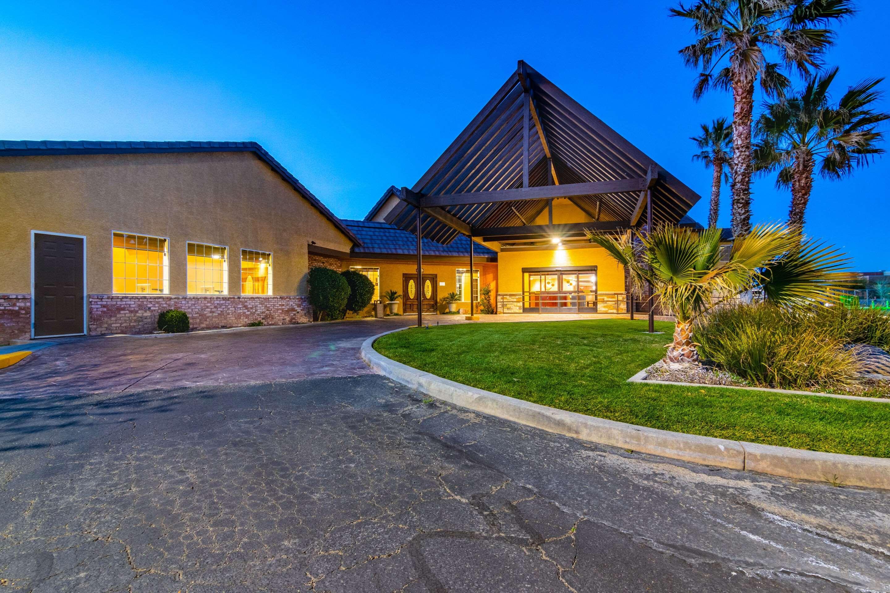 Comfort Inn & Suites Mojave Exterior foto